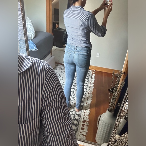 Banana republic premium denim. - Picture 9 of 9